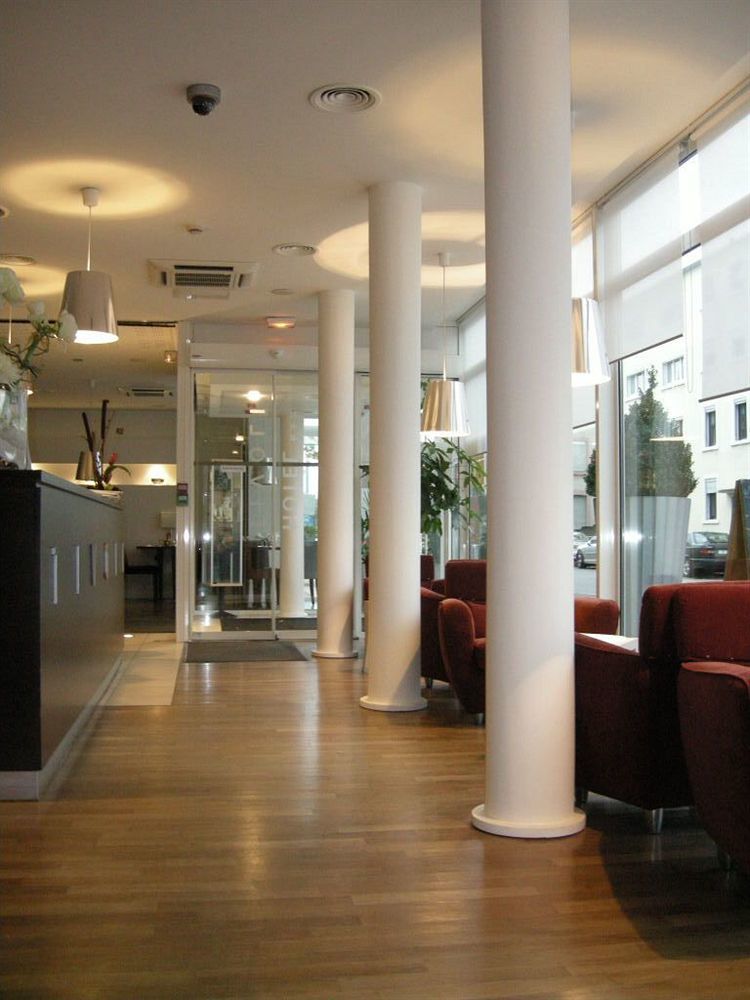 Hotel Restaurant Tivoli - Basel Airport อูแน็งก์ ภายนอก รูปภาพ